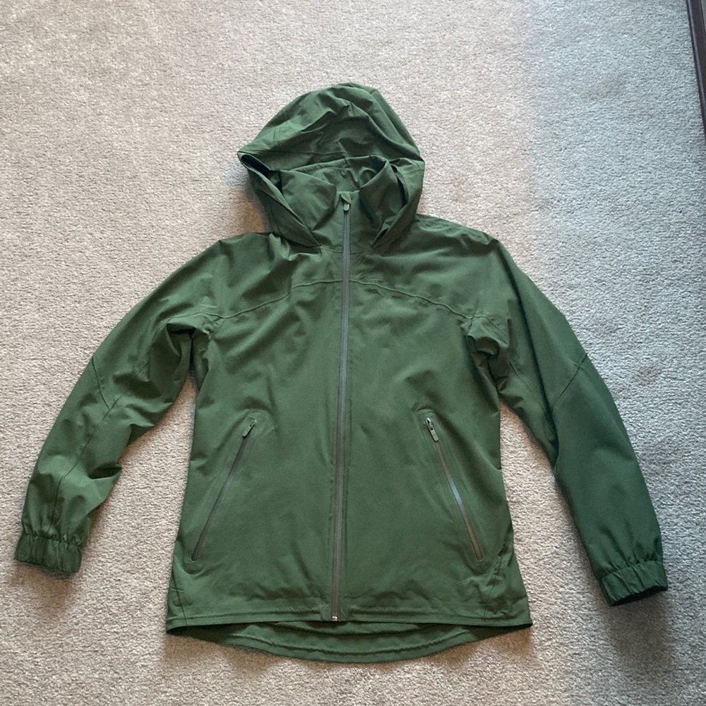 lululemon athletica Hooded Softshell Jacket in Olive Green